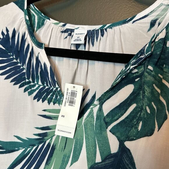 NWT Old Navy Relaxed Split Neck Blouse White Green Palm Leaves XS‎ Extra Small - Picture 2 of 4